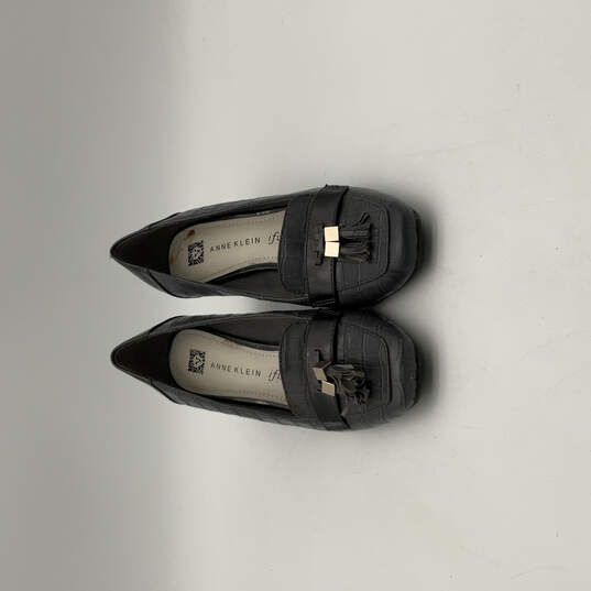 NWT Womens Black Leather Tassel Square Toe Slip On Pump Heels Size 7 image number 1