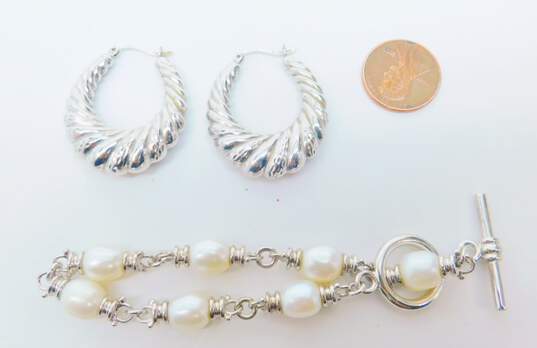 Contemporary 925 White Pearls Unique Linked Toggle Bracelet & Puffed Ridged Oblong Hoop Earrings 24.6g image number 5
