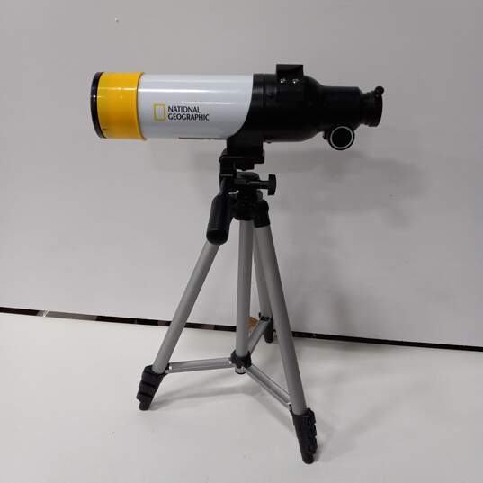 National Geographic RT70400 70mm Reflector Telescope W/ Panhandle Mount IOB image number 4