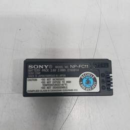 Sony CyberShot 3.2MP Digital Camera W/ Camera Bag alternative image