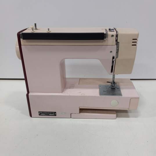 Montgomery Ward Sewing Machine Model IHT J image number 4