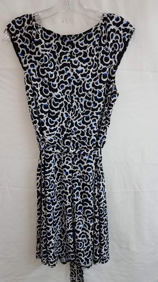Abstract Short Sleeve Wrap Dress - S image number 2
