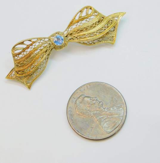 Vintage 14K Gold Sapphire Accented Spun Filigree Ribbon Bow Brooch 4.5g image number 3