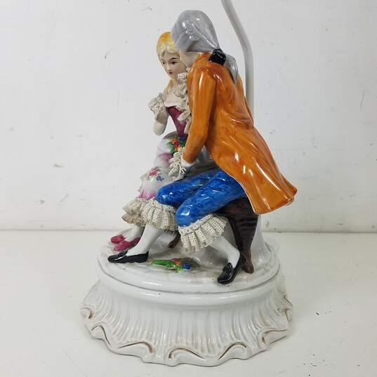 Lamp Vintage Porcelain Figural Courting Couple  Table Lamp image number 5