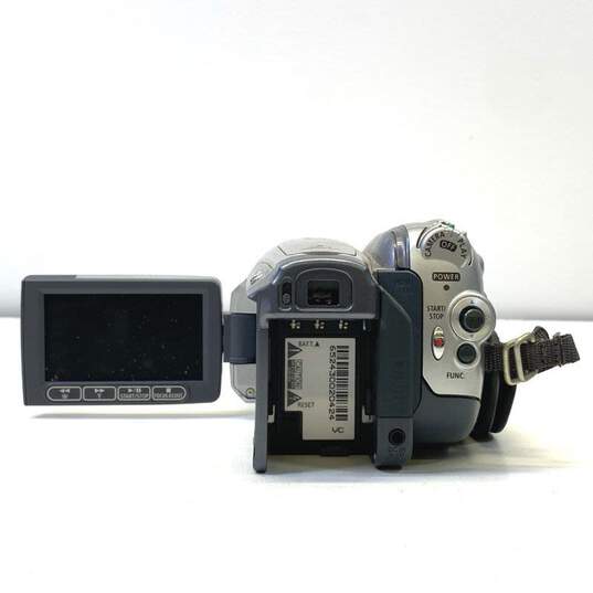 Canon HV20 3.1MP HD MiniDV Camcorder image number 4