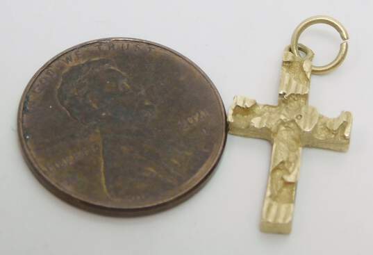 14K Yellow Gold Cross Pendant Charm 1.6g image number 5