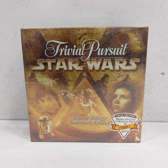 Trivia Pursuit Star Wars Classic Trilogy Collectors Edition image number 1