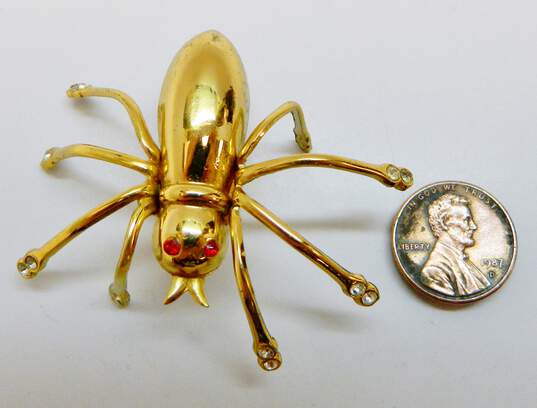Vintage Coro Pegasus Icy Rhinestone & Gold Tone Spider Insect Brooch 8.7g image number 4