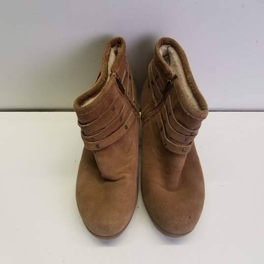 Bearpaw 1686W Glimmer Brown Suede Wedge Ankle Boots Shoes Women's Size 10 image number 6