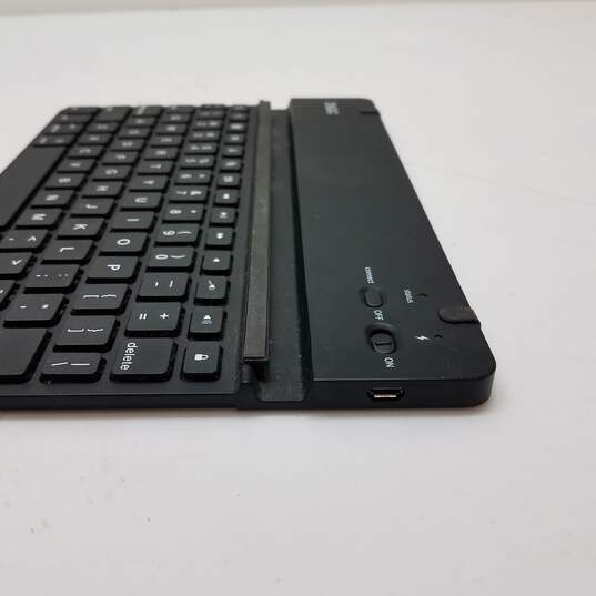 Zagg Bluetooth Keyboard for iPad image number 3