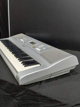 Yamaha Portatone  Electronic Keyboard alternative image