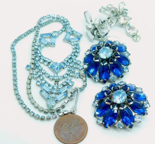 VNTG Blue & White Icy Rhinestone Mid Century Jewelry image number 6