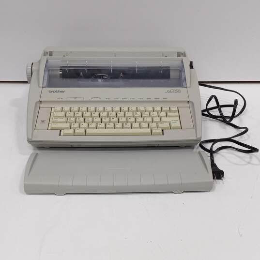 Brother Correctronic GX-6750 Electronic Typewriter image number 1