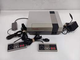 Nintendo Entertainment System NES w/ 2 Controllers