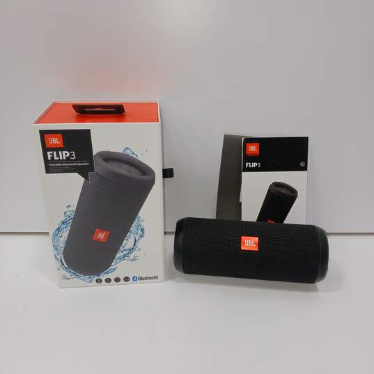 Flip 3 Portable Bluetooth Speaker image number 1
