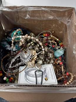 7.3 lb Bundle of Assorted Costume Jewelry
