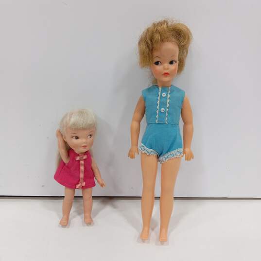 Lot of 3 Vintage Dolls, 2 Cases, And Clothing image number 9