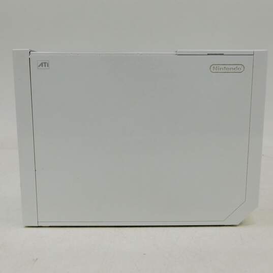 Nintendo Wii w/ 2 Games and 2 Controllers image number 7