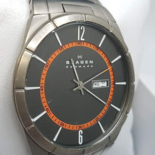 Skagen Denmark Super Hardened Mineral Crystal Black Dial Date Titanium Watch image number 5