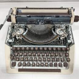 Facit 1620 Portable Manual Typewriter W/ Case-1960's alternative image