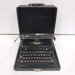 ROYAL Classic Typewriter In Case alternative image
