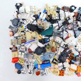 8.9 oz. LEGO Star Wars Minifigures Bulk Lot alternative image
