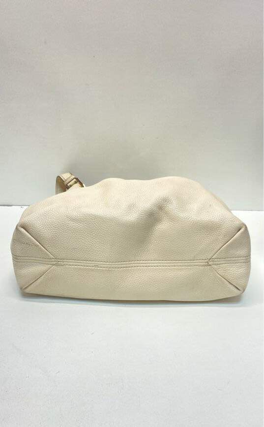 Michael Kors Beige Leather Drawstring Hobo Tote Bag image number 3