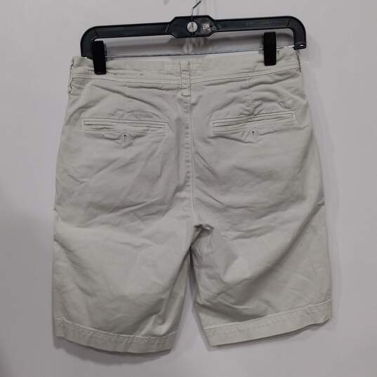 AMERICAN EAGLE OUTFITTERS EXTREME FLEX WHITE SHORTS SIZE 28 image number 2