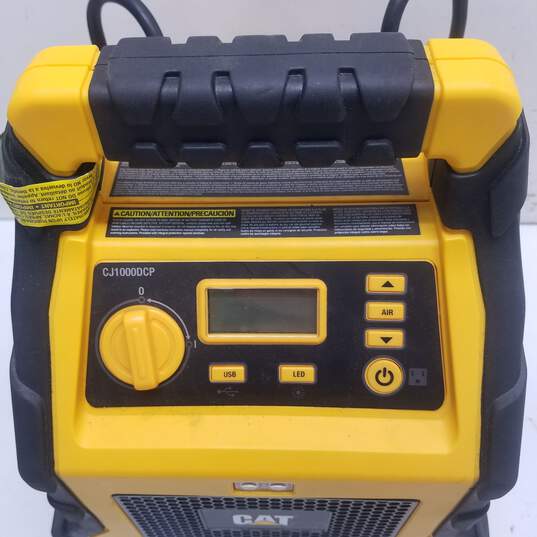 CAT CJ1000DCP 3-in-1 1000Amp Power Station with Jump Starter and Air Compressor image number 2