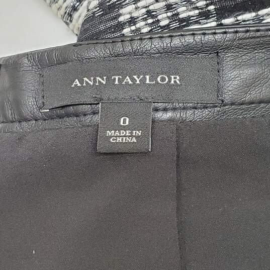 Ann Taylor Loft Tweed Mini Pencil Skirt Size 0 image number 4