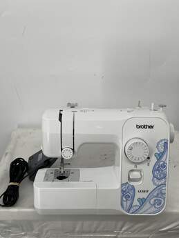 Brother LX3817 Full Size Electric Sewing Machine Powers On W-0534057-A