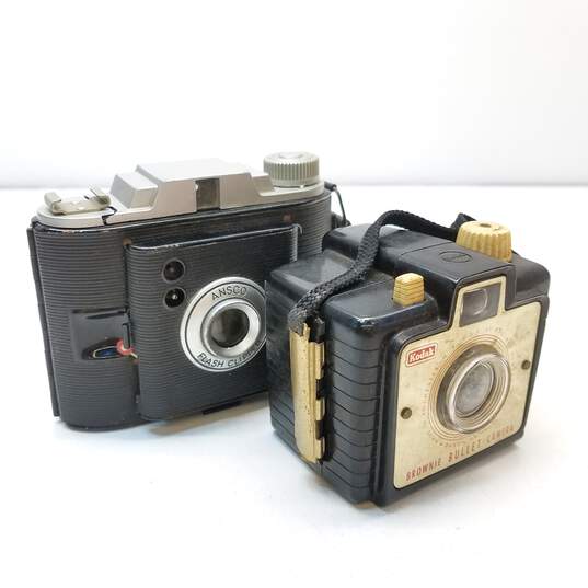 Lot of 2 Assorted Vintage Cameras image number 1