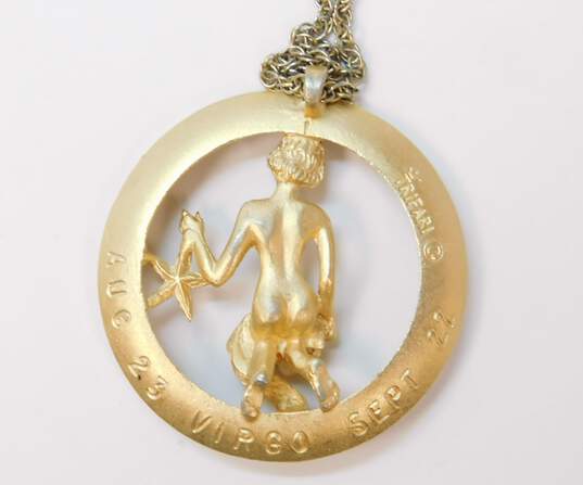 Vintage Crown Trifari Goldtone Virgo Zodiac Woman & Star Textured Circle Pendant Chain Necklace 13.8g image number 4