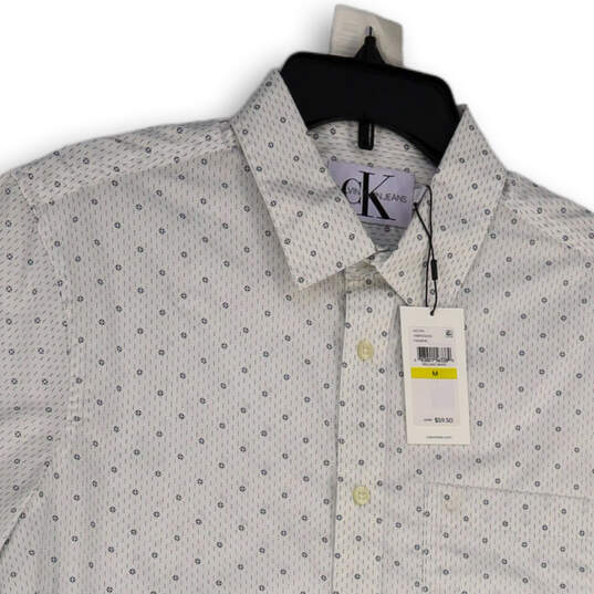 NWT Mens White Navy Printed Short Sleeve Pocket Button-Up Shirt Size Medium image number 3
