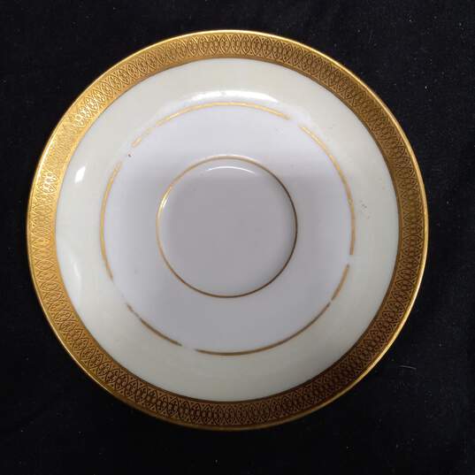 Bundle of 4 White w/ Gold Tone Trim Vintage Collector Plates image number 4