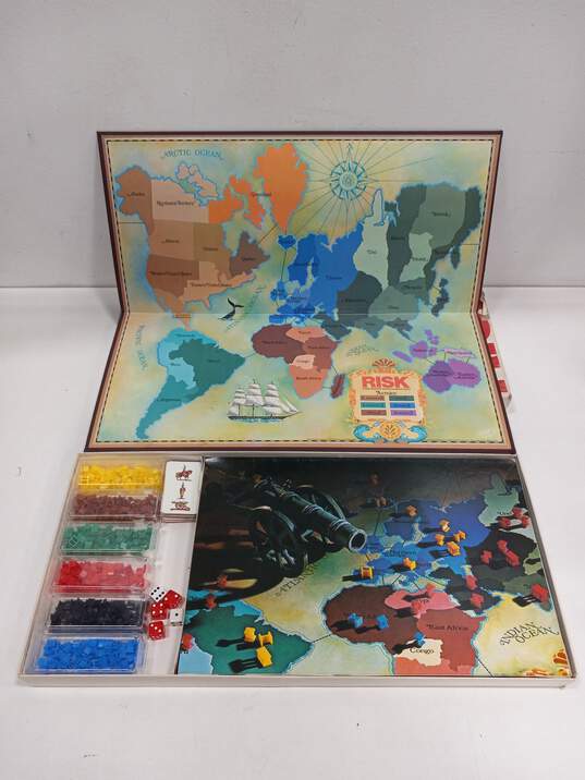 Pair of Vintage Board Games ( Risk & Sorry! ) image number 6