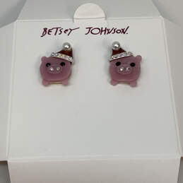 IOB Designer Betsey Johnson Pearl Rhinestone Piggy Stud Earrings With Box alternative image