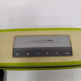 Bose mini speaker w/ power cord alternative image