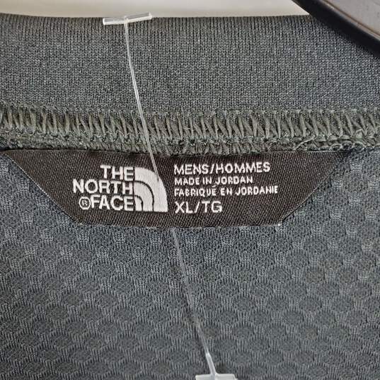 The North Face Men Black Long Sleeve XL image number 3