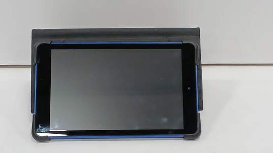 Amazon Fire HD 8 7TH Generation With Case image number 4