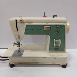 Vintage Singer Scholastic Sewing Machine Model 717 alternative image