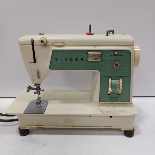 Vintage Singer Scholastic Sewing Machine Model 717 image number 2