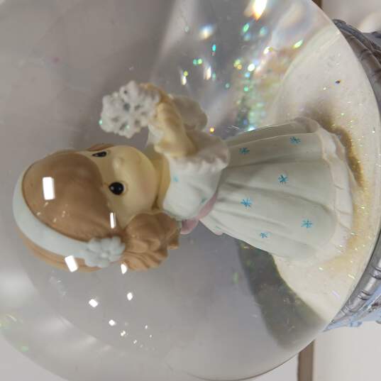 Precious Moments Musical Snow Globe (Plays Joy to the World) image number 5
