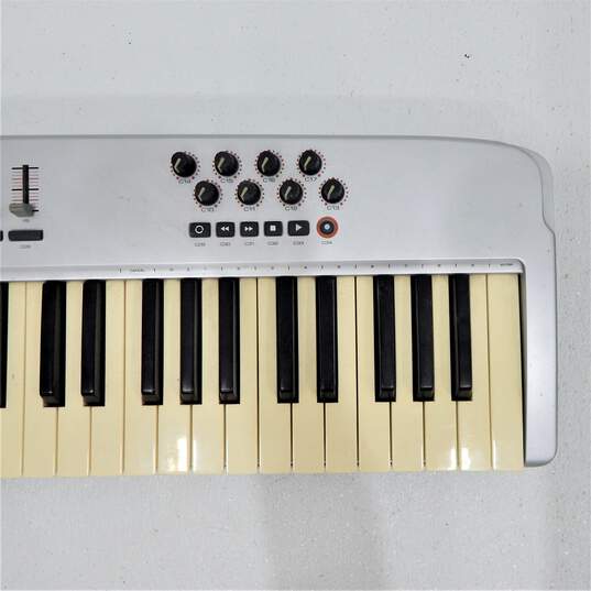 M-Audio Brand Oxygen 61 Model USB MIDI Keyboard Controller image number 6