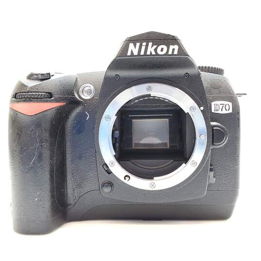 Nikon D70 | 6.1MP APS-C DSLR Camera image number 1