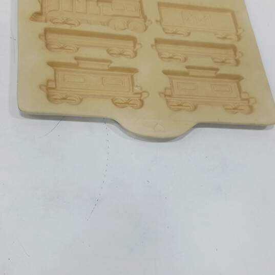 1998 - Pampered Chef Stoneware Gingerbread Hometown Train Cookie Mold image number 3