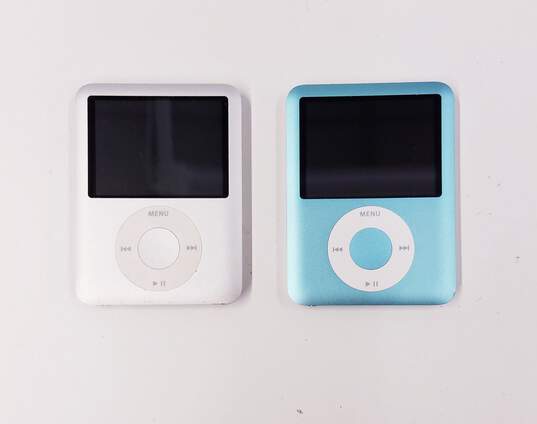 612 Ipod Nano Images Stock Photos, High-Res Pictures, and Images