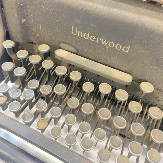 Vintage Underwood Type Writer - Earl 1900s Model image number 2