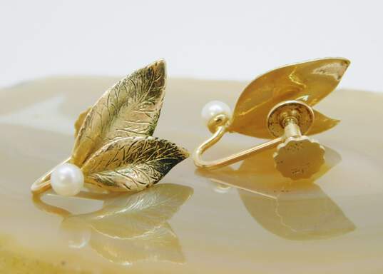Romantic 14k Yellow Gold Etched Leaves Pearl Screw Back Earrings 4.9g image number 2
