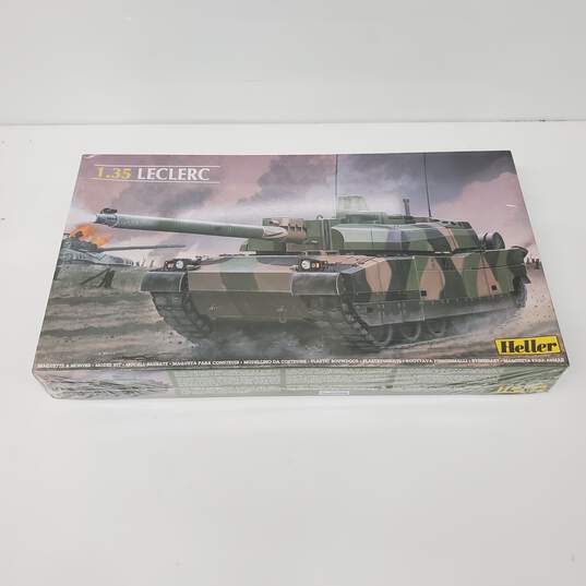 SEALED Heller 81135 Leclerc Main Battle Tank 1/35 Scale Model image number 1